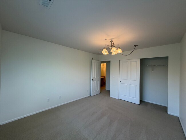 Building Photo - 2514 85th Dr NE