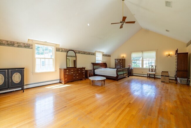 Building Photo - 56 Holt Rd