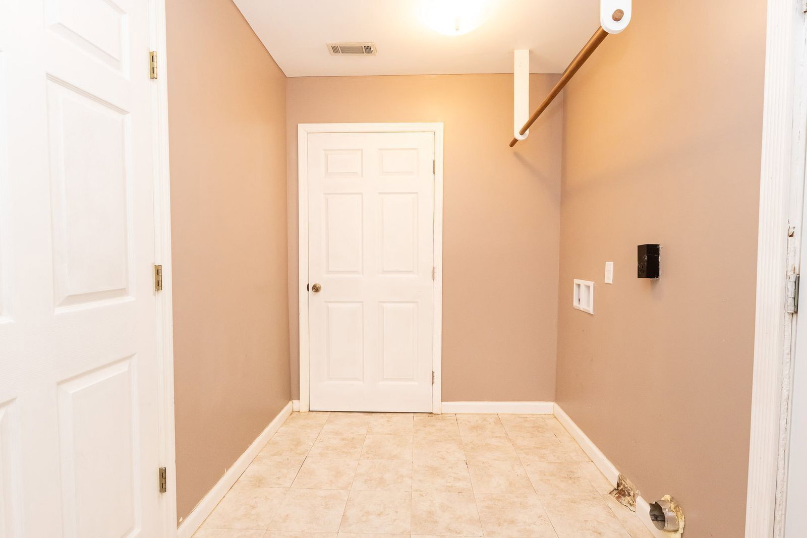Building Photo - 5428 Country Village Dr