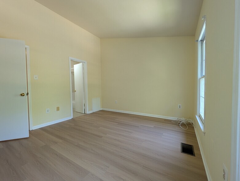 Building Photo - 3829 Water Drop Ct