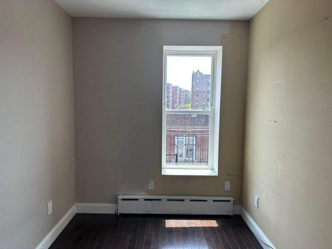 Building Photo - 1720 Bay Ave