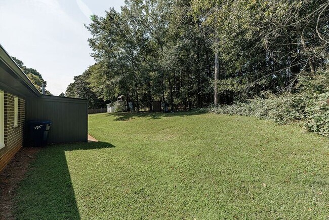 Building Photo - 147 VFW Dr