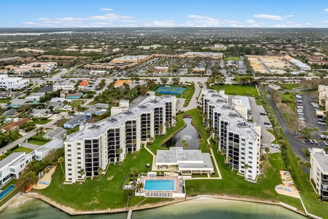 Building Photo - 19800 Sandpointe Bay Dr