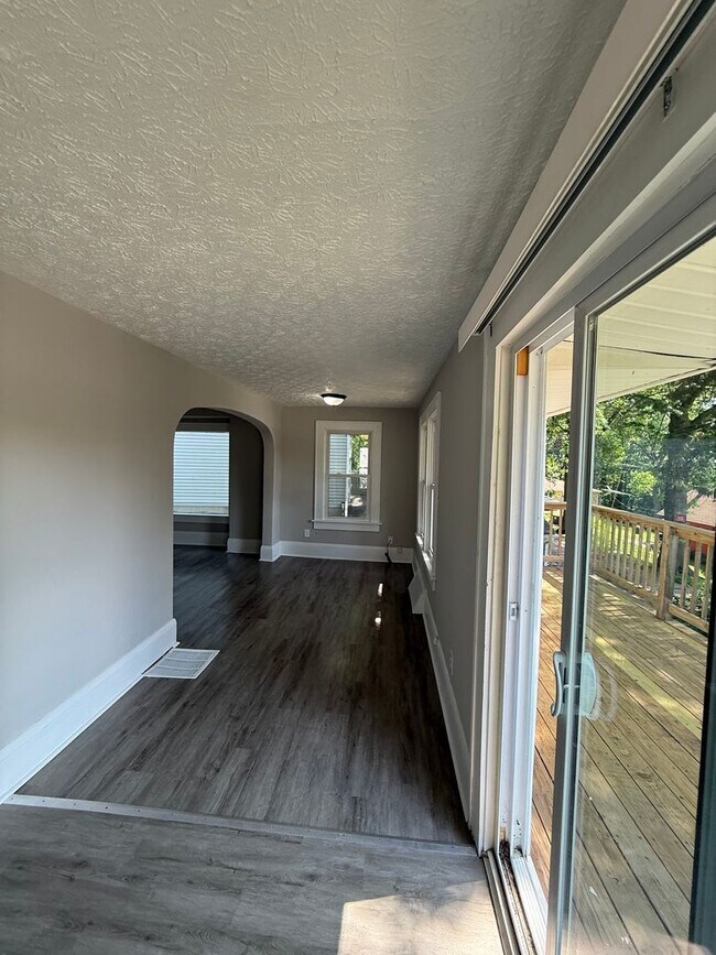 Building Photo - Coming Soon! Section 8 Accepted! Newly Ren...