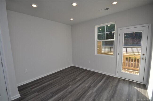 Building Photo - 1009 Shoreside Dr