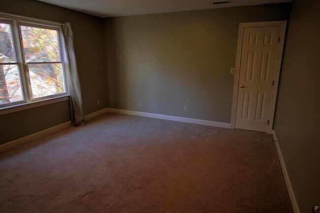 Building Photo - Spectacular & Spacious 4 Bedroom, 3 Bathroom Home in Durham with 1st Floor Bedroom!