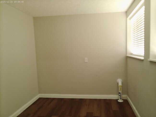 Building Photo - 505 Beechwood Rd