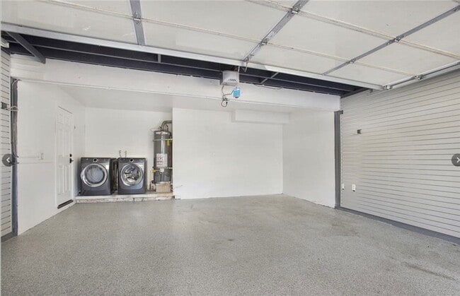 Building Photo - 835 Amigos Way