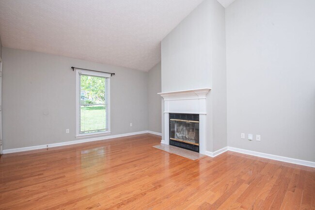 Building Photo - Knoxville 37922 - 3 bedroom, 2 bath with fenced-in yard - Call Susan Niedergeses (865) 300-4722