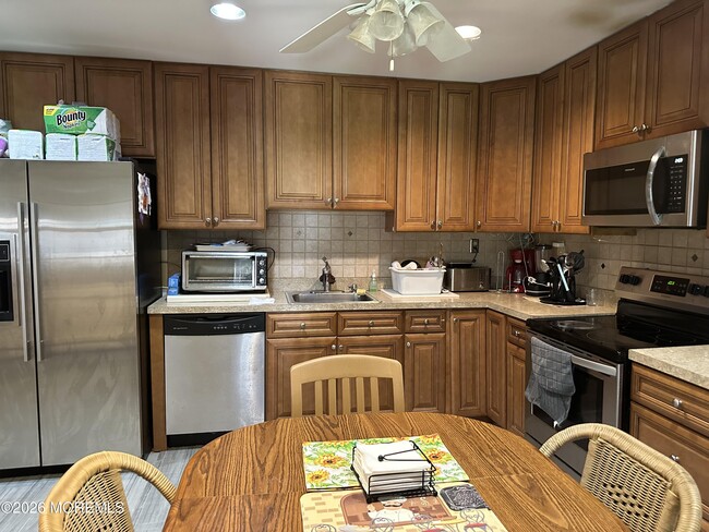 Building Photo - 119 Lowens Strasse