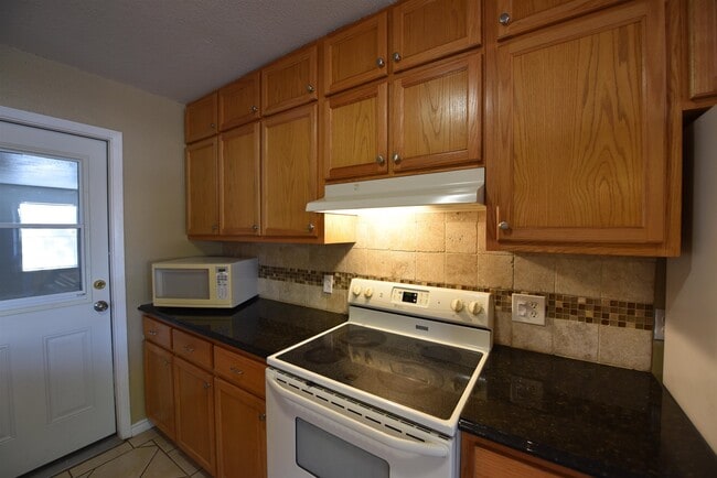 Building Photo - 106 Rawhide Trail