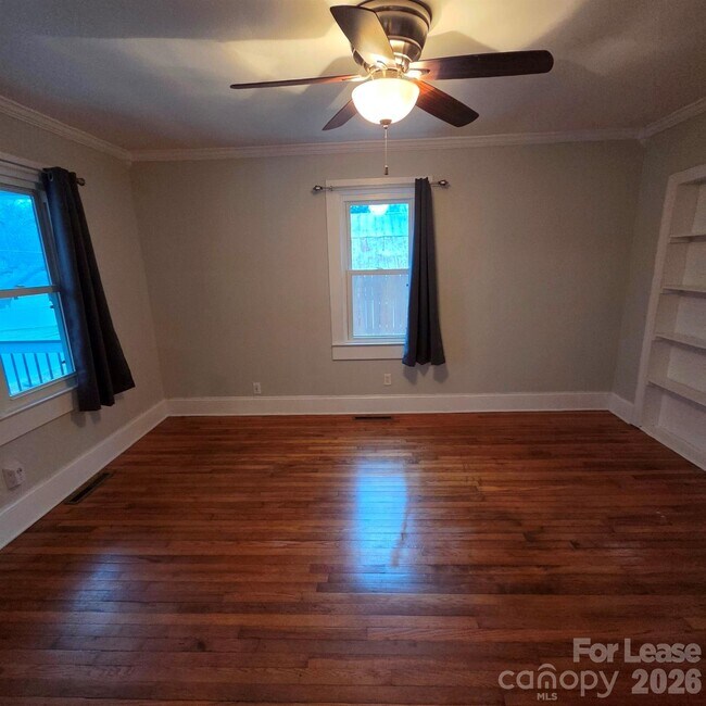 Building Photo - 383 Water St