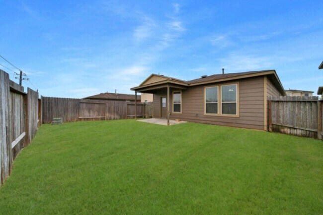 Building Photo - 2619 Skyview Silver Dr