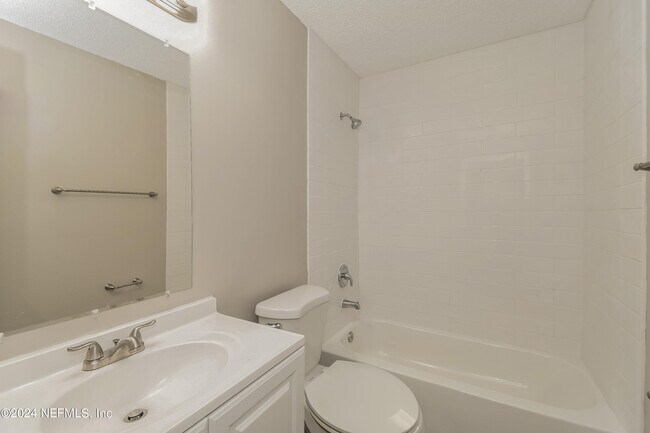 Building Photo - 1148 Jones Creek Dr