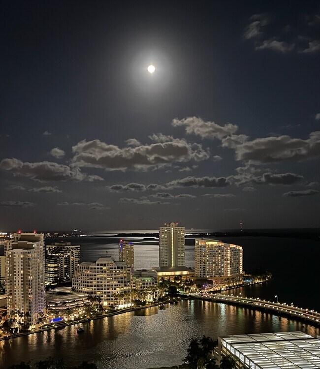 Direct Night View - 500 Brickell Ave