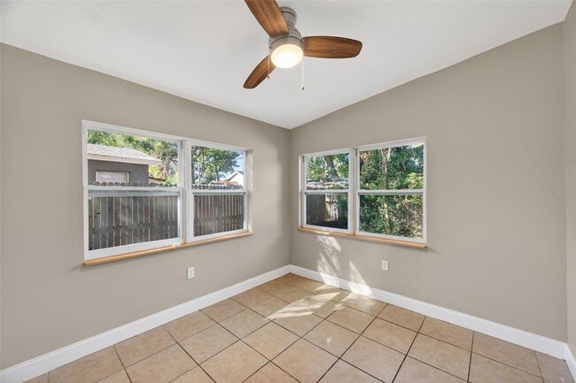 Building Photo - 2245 17th Ave S