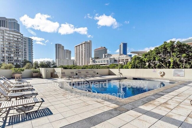 Building Photo - 1717 Ala Wai Blvd