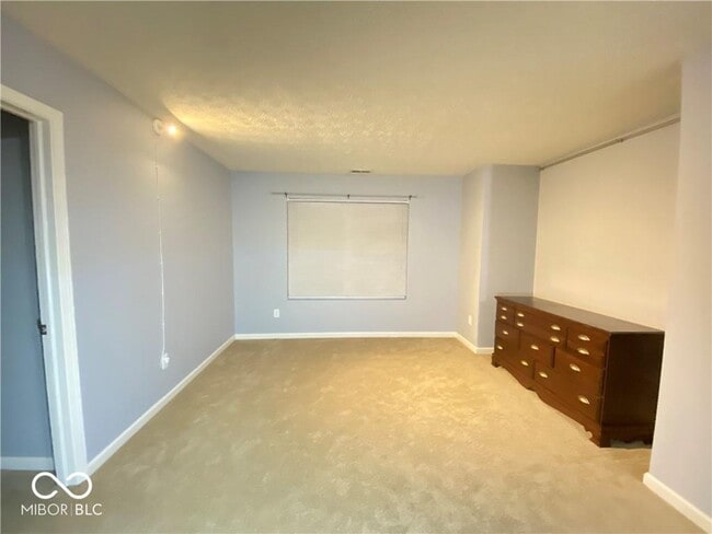 Building Photo - 5221 Bombay Dr