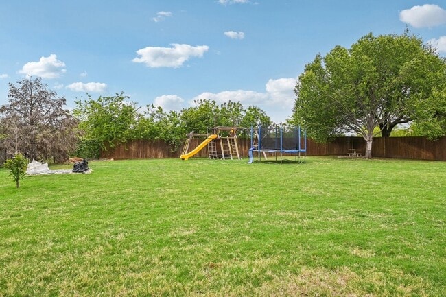 Building Photo - 920 Norma Ln
