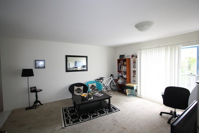  - 800-818 E 20th Street