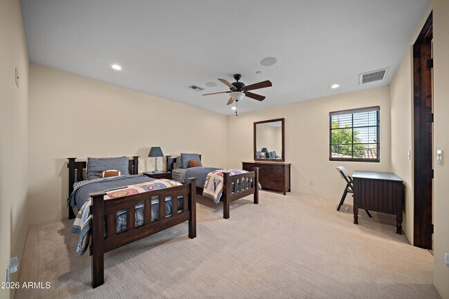 Building Photo - 9290 E Thompson Peak Pkwy