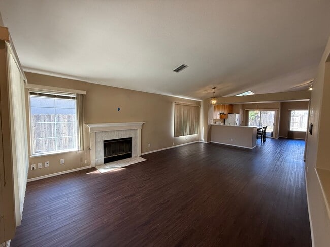 Building Photo - Single Story 4-bedroom home in Sylvan Scho...