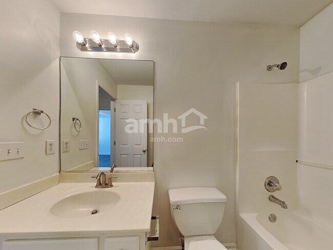 Building Photo - 1512 Birkdale Ct