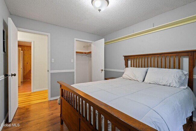 Building Photo - 25A Pine Ln