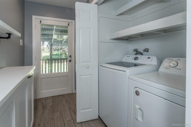 Building Photo - 549 NY-94