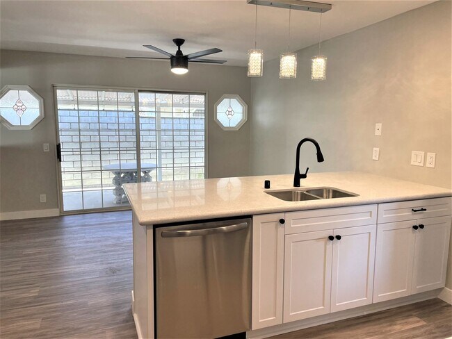 Building Photo - Adorable Riverside Single Story- Just in time for Summer!