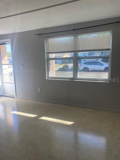 Building Photo - 3741 Kingsbury Dr