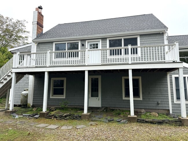 Primary Photo - 18 Wingaersheek Rd