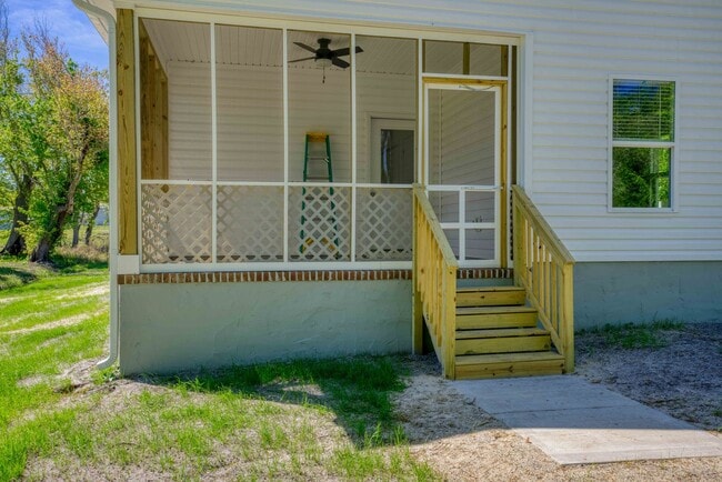 Building Photo - 515 Peru Rd