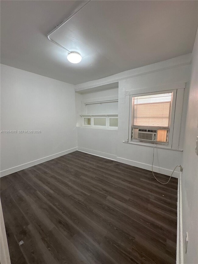 Building Photo - 1545 NW 1st St