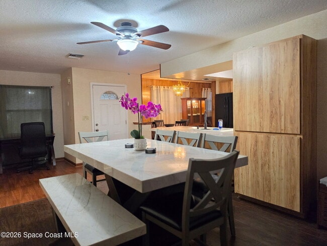 Building Photo - 2900 S Vassar St