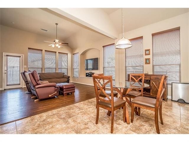 Building Photo - 1405 Nightingale Dr
