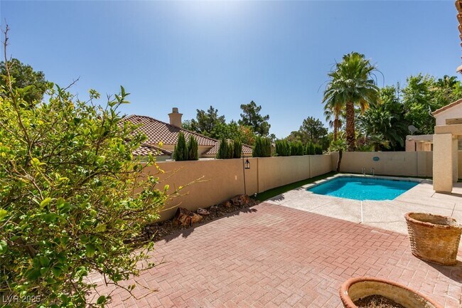Building Photo - 1841 Indian Bend Dr