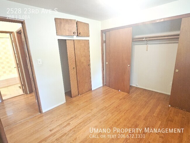 Building Photo - 2528 23rd Ave S