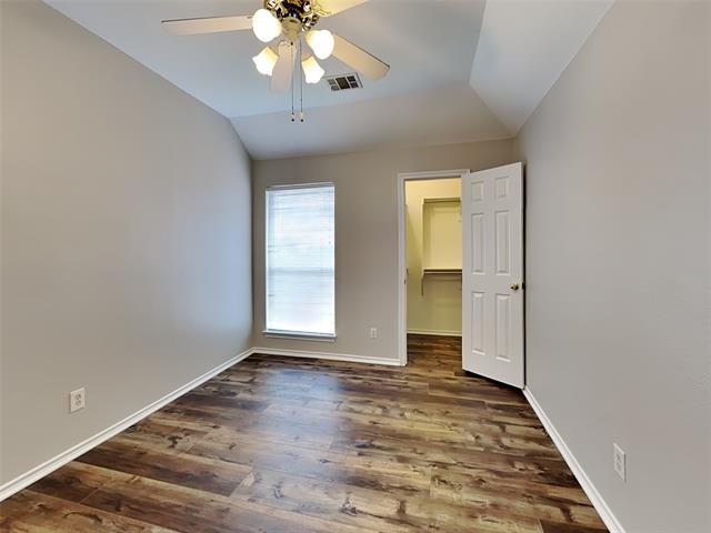 Building Photo - 2209 Chapman Dr