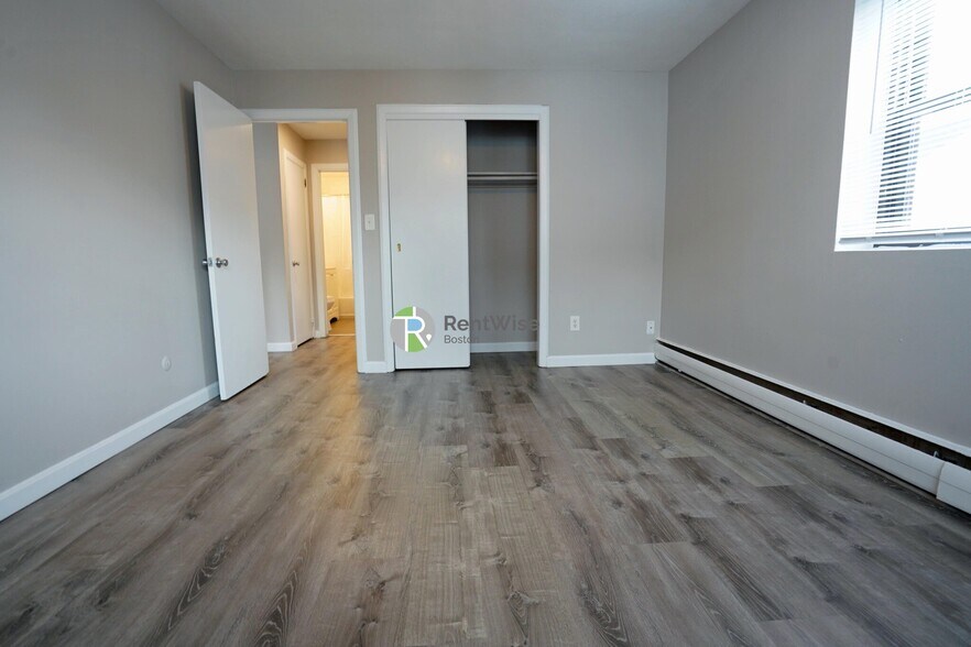 Building Photo - 39 Shepard St