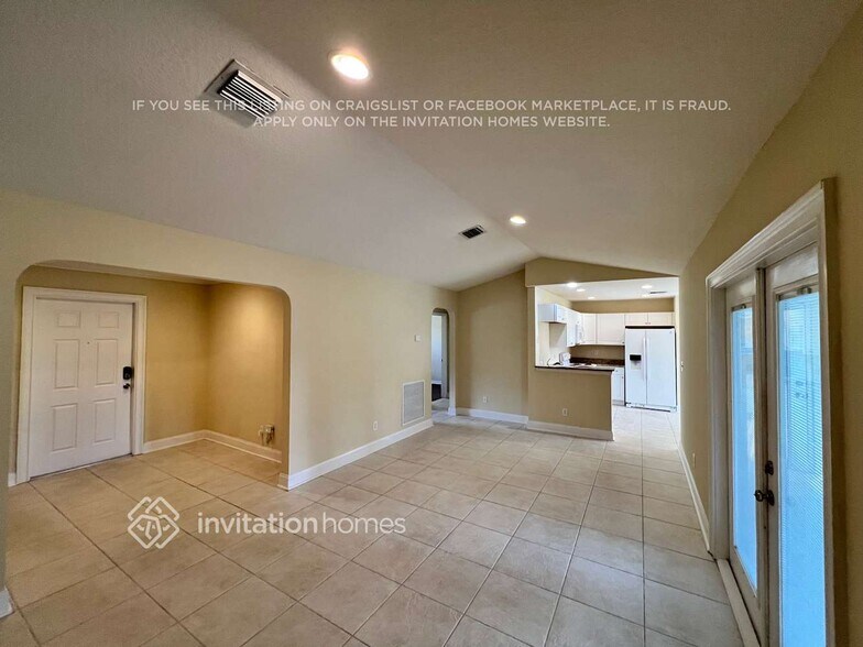 Building Photo - 1318 SW Bartell Ave