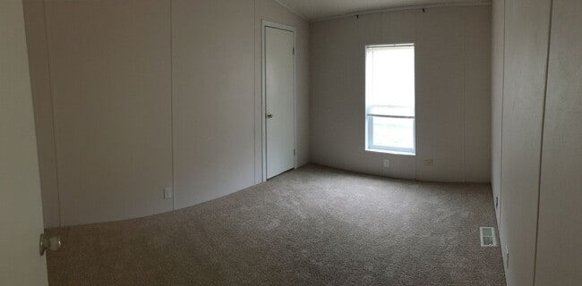 Building Photo - 3-bedroom 2-bathroom Modular Home in Babcock Vista!