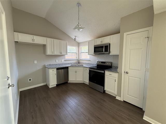 Building Photo - 10259 Sand Springs Ave