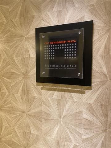 Building Photo - 2600 W 7th St