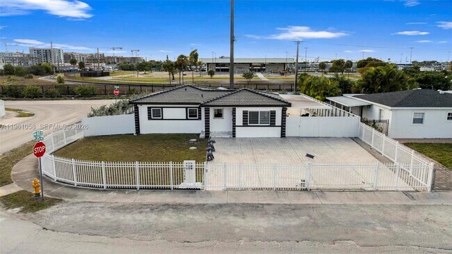 Building Photo - 8300 NW 35th Pl