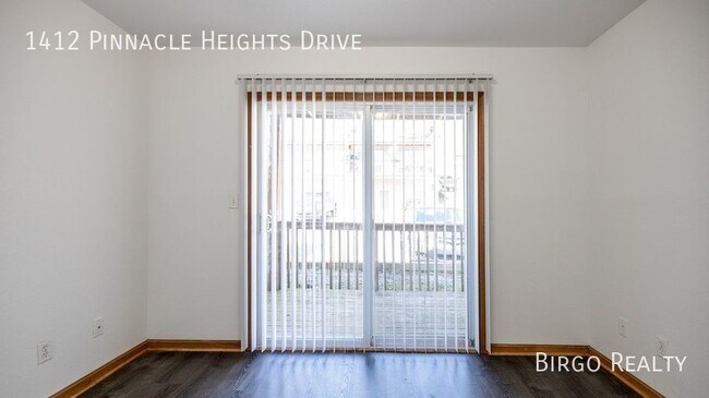 Building Photo - Move in Special! First Month's Rent is Fre...