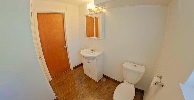 Building Photo - Big Backyard + Pet Friendly + Off-Street P...