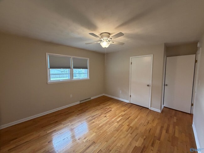 Building Photo - 900 Barclift St NW