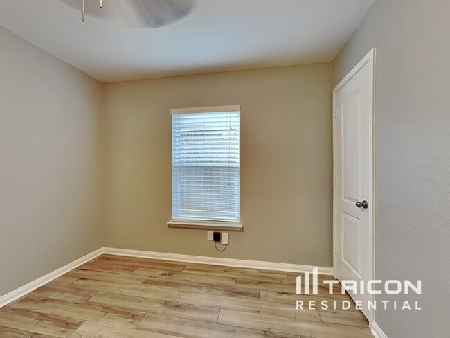 Building Photo - 2111 Juniper Dr