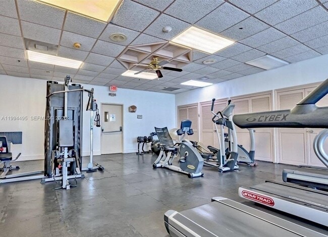 Building Photo - 3701 N Country Club Dr